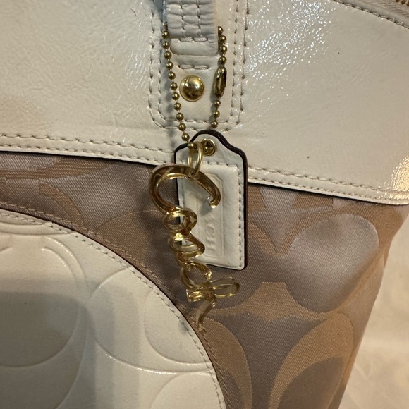 Authentic 2011 Coach Laura Signature Jacquard Tote Bag - White and Tan - Picture 5 of 10